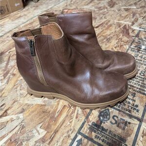 Sorel Leather Boots